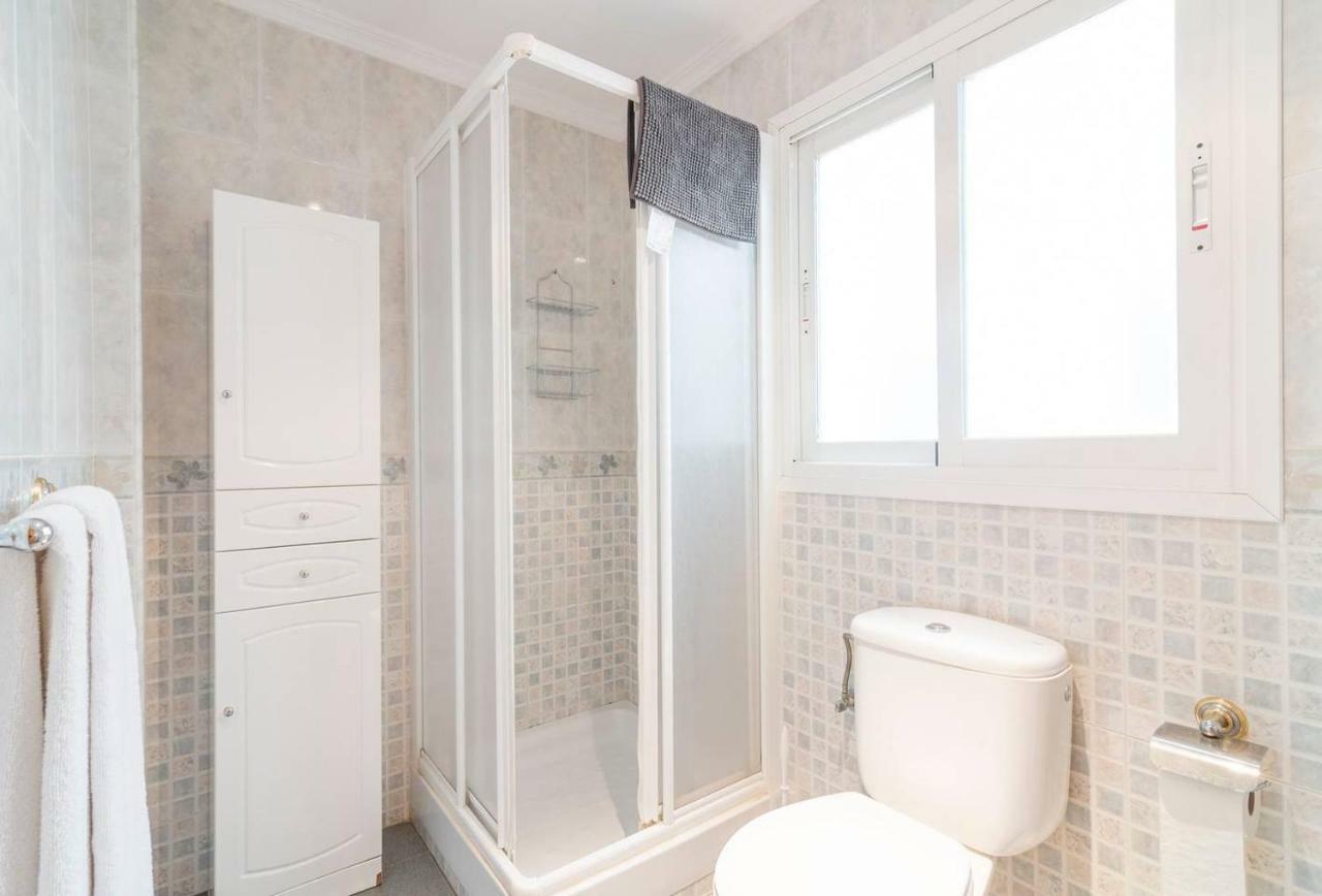 Apartamentos Vicenta Carihuela By Playa Miguel Torremolinos Ngoại thất bức ảnh